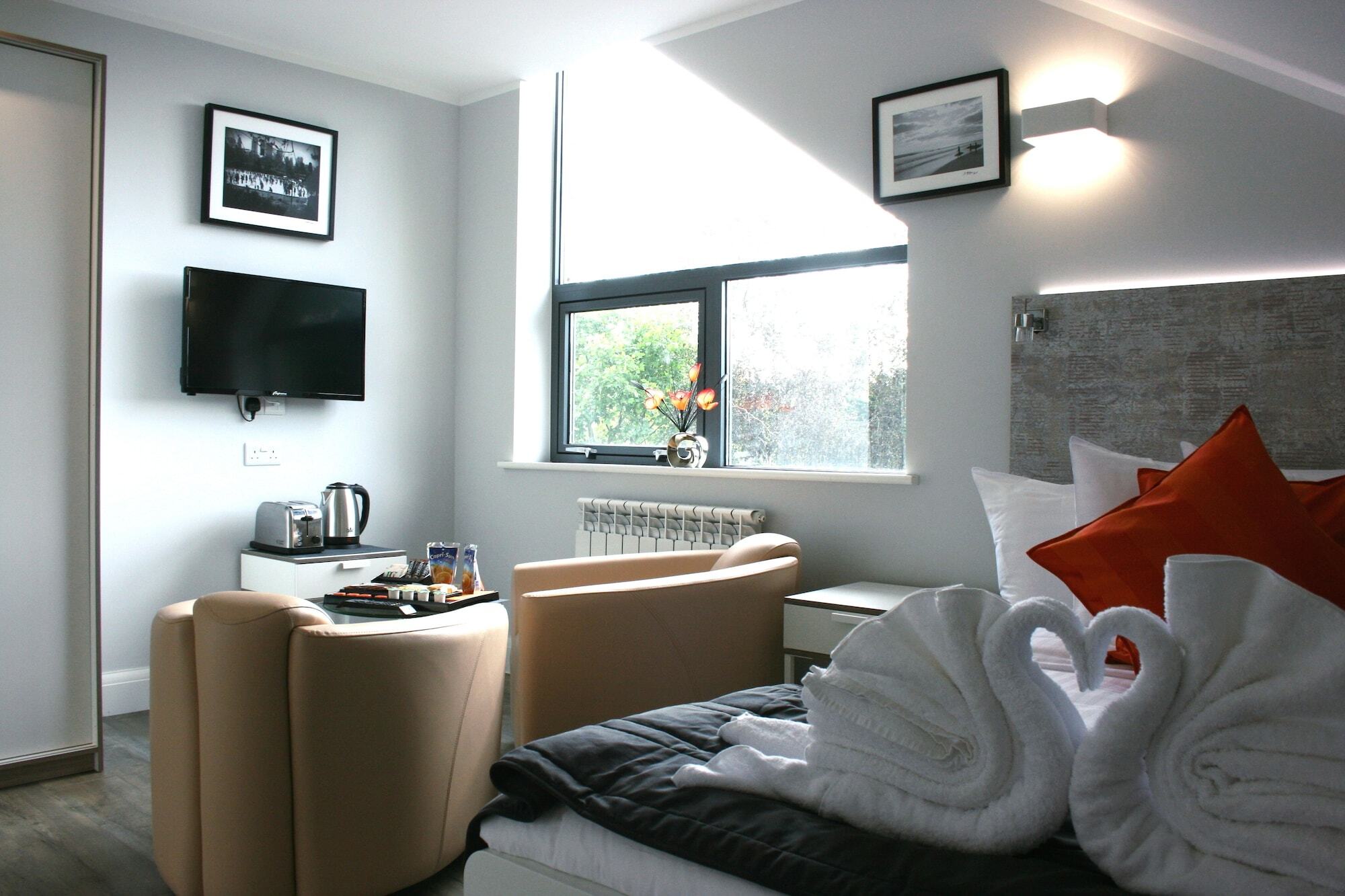 Westciti Caroco Hotel 4*